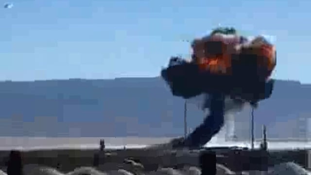 ➡️.... अमेरिकी वायु सेना का F-16 लड़ाकू विमान कैलिफोर्निया में दुर्घटनाग्रस्त हुआ*
कैलिफोर्निया में Naval Air Weapons Station China Lake के नज़दीक एक अमेरिकी वायु सेना के F-16 लड़ाका विमान दुर्घटनाग्रस्त हो गया। पायलट ने सुरक्षित रूप से ईजेक्ट कर लिया।
China Lake एक प्रमुख अनुसंधान, विकास और परीक्षण केंद्र है, जहाँ अत्याधुनिक हथियार प्रणालियों का अध्ययन और परीक्षण किया जाता है। यह विमान एलीट प्रदर्शन गिरोह Thunderbirds का हिस्सा था।
जांच जारी है। अभी तक किसी कारण की पुष्टि नहीं हुई है।