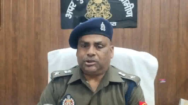 बरसाना के अंतर्गत युवक की हत्या के विरोध में ग्रामीणों ने किया रोड जाम 