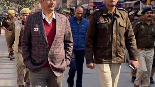 MANT- मथुरा में 6 दिसंबर को लेकर पुलिस -प्रशासन अलर्ट, जन्म स्थान परिसर क़े आसपास, सुरक्षा कड़ी,,