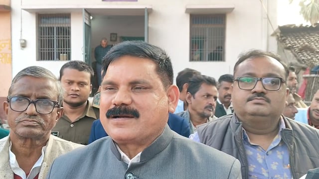 टेक्सटाइल्स पार्क की जगह पर  बहुत जल्द लगेंगे उद्योग, केंद्रीय मंत्री सतीश चंद दुबे 