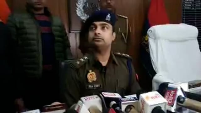 ➡️.....वाराणसी : क्रिकेट कोच ने बच्चों के साथ किया अप्राकृतिक दुष्कर्म
प्रलोभन देकर बच्चों के साथ अप्राकृतिक दुष्कर्म किया
पुलिस ने मोरारी लाल गोंड को किया गिरफ्तार
सिर्फ खिलाड़ी बच्चों को ही टारगेट बनाता था
पूर्व भी इसी मामले में थाना लंका से जा चुका है जेल
थाना भेलूपुर पुलिस ने अभियुक्त को किया गिरफ्तार