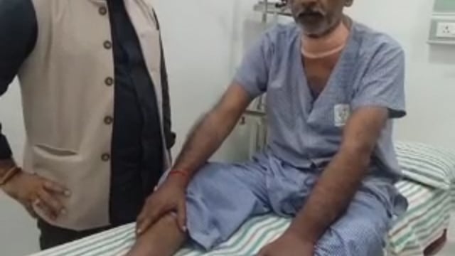 रिटायर्ड पुलिसकर्मी ने काटा गलाः प्रयागराज में सफल ऑपरेशन तनाव में उठाया कदम,डॉ अजय शुक्ला ने किया ऑपरेशन हो रही प्रशंसा