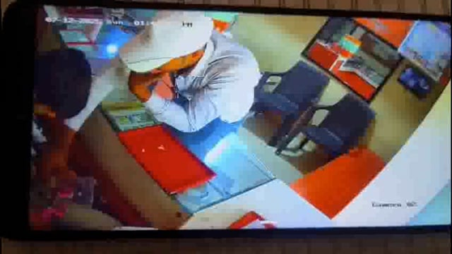 ज्वेलर्स मधून सोन्याचे पेंडॉल लंपास 