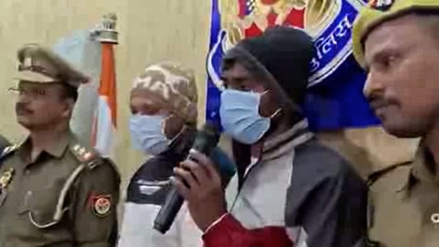 ➡️....12वीं हूं पास,करोड़ों मेरा कारोबार..
हमारे जान से कितना खिलवाड़ हो सकता है समझें.वाराणसी में कफ सिरप सिंडीकेट मामले में बड़ा खुलासा.12वीं पास युवकों विशाल जायसवाल,बादल आर्या को
ड्रग विभाग ने दे कफ सिरप बनाने का लाइसेंस दिया।फर्जी फार्मा कंपनी के बदौलत अब तक 6 करोड़ ₹ का कारोबार कर चूके। ⁠SIT द्वारा शुभम के दो राजदारों से खुला राज। मीडिया के सामने आरोपियों ने खोले राज।बादल कैसे चलता था नशीली कफ सिरप का सिंडिकेट सुनें!