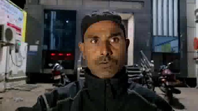 मंगल बाजार मथुरा से फेरी कर लौट रहे बाइक सवार में कोयल रेलवे फाटक के निकट अज्ञात वाहन ने मारी टक्कर: हालत गंभीर 