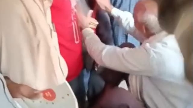 ये न्यायपंचायत नरियावा समित का हाल  है  यहाँ खाद  वितरण पर ये सब अक्सर होता रहता है।#latest_news 