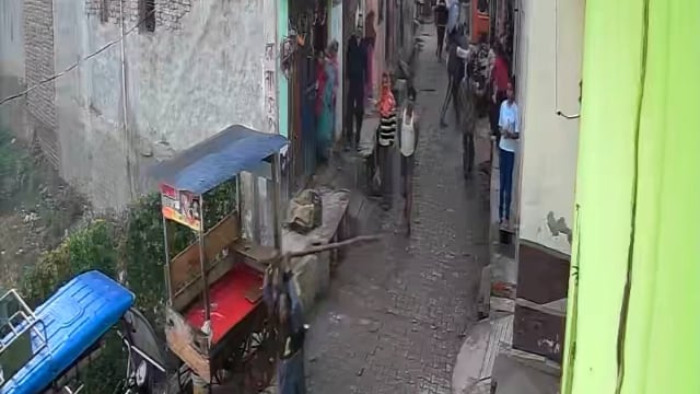 पुरानी रंजिश को लेकर हुआ पथराव व फायरिंग सीसीटीवी कैमरे में कैद विडियो वायरल 