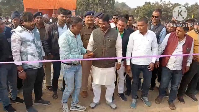 दो दिवसीय फाइनल फुटबॉल मैच में विजेता बनी बसमत्ता की टीम, विधायक ने पुरस्कार राशि देकर किया सम्मानित