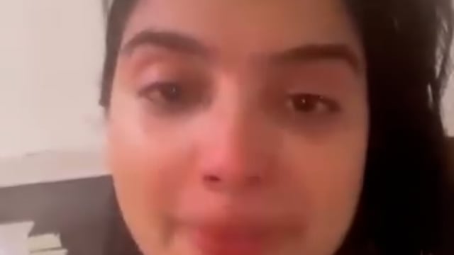 ➡️.......देश की राजधानी में मौजूद सबसे बड़े प्रतिष्ठित केंद्रीय विश्वविद्यालय @UnivofDelhi पर इतने गंभीर आरोप लगाती इस छात्रा का एक वीडियो वायरल है। डीयू और प्रशासन तत्काल जाँच करे कि क्या मामला है। अगर ये लड़की सही बोल रही है, तो आरोपी प्रोफ़ेसर को तत्काल कठोर सजा मिलनी चाहिये।