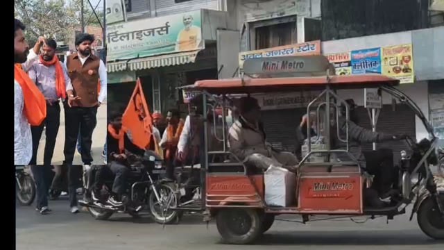मेरठ गौ माता को राष्ट्र माता घोषित करने के लिए निकाली गई विशाल रैली गूंजे जय गौ माता के नारे