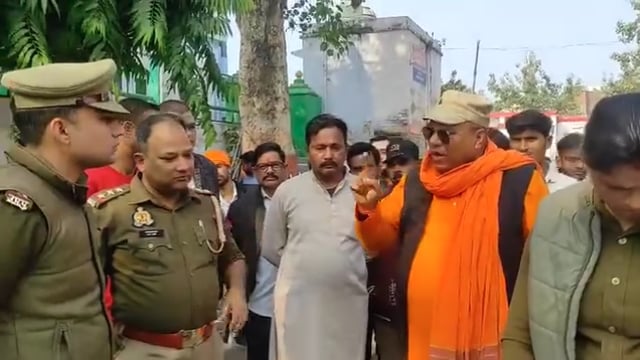 शाहजहांपुर में 9 वर्षीय मासूम बच्ची के साथ स्कूल जाते समय अख्तर खां ने की अश्लील हरकत।