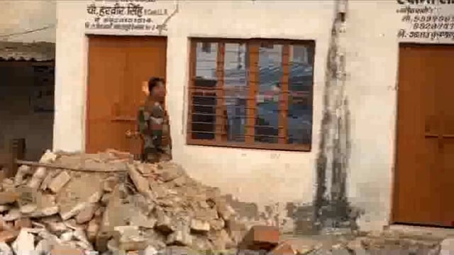 MANT- कलेक्ट्रेट पर तोड़े 200 से अधिक चैंबर, अधिवक्ताओं की खुली आंख,तो टूटे मिले चैंबर,तोड़ा हनुमान जी का मंदिर, काटे हरे