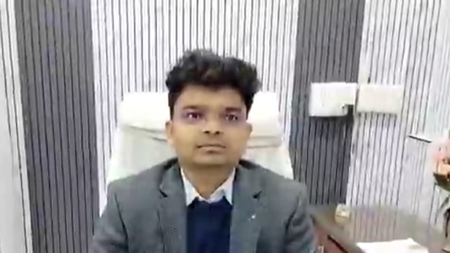 ▶️.....संभल: फर्जी मृत्यु प्रमाण पत्र का दावा निकला फर्जी
दावा प्रशासन की जांच में फर्जी निकला
व्यक्ति ने पत्नी पर लगाया था गंभीर आरोप
फर्जी मृत्यु प्रमाण पत्र बनवाने का था आरोप
चंदोसी तहसील के उपजिलाधिकारी ने बताया
गांव पहुंची टीम को देखकर गायब हुआ तेजपाल
मानसिक तौर पर बीमार, नशे का आदि तेजपाल
जांच में तेजपाल के सभी आरोप झूठे साबित हुए
पत्नी और बच्चों पर जमीन हड़पने के शक था
कुढ़फतेहगढ़ क्षेत्र के जहांगीरपुर का मामला