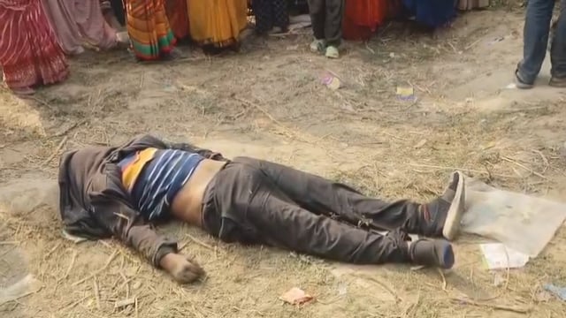 सड़क निर्माण में गिट्टी ले जा रहा ट्रैक्टर असंतुलित होकर नहर में पलटा,चपेट में आने से चालक की हुई दर्दनाक मौत