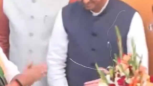 🆕 दिल्ली ब्रेकिंग....

भाजपा के नवनियुक्त राष्ट्रीय कार्यकारी अध्यक्ष  नितिन नबीन पदभार ग्रहण करने के लिए नई दिल्ली स्थित भाजपा मुख्यालय पहुंचे..

देखिए, भाजपा नेताओं और कार्यकर्ताओं द्वारा उनका जोरदार स्वागत...