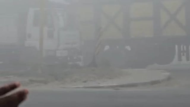 नेशनल हाईवे 19 पर घने कोहरे के कारण दो अलग-अलग सड़क हादसे हुए इनमें कई लोग घायल