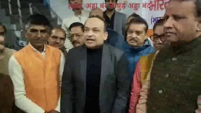 मेरठ : कल मेरठ बंद को लेकर व्यापारियों ने मेरठ बार एसोसिएशन के अध्यक्ष संजय शर्मा जी एवं महामंत्री राजेंद्र राणा जी 