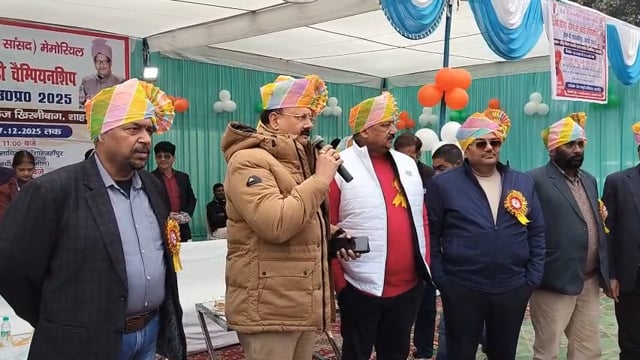 स्टेट महिला कबड्डी चैंपियनशिप का आगाज, कानपुर ने शाहजहांपुर को हराया

शाहजहांपुर के राजकीय इंटर कॉलेज मैदान में पुलिस अधीक्षक राजेश द्विवेदी ने किया 52चीं चैंपयिनशिप प्रतियोगिता का उद्घाटन, 13 जिलों की टीमें ले रहीं हिस्सा।