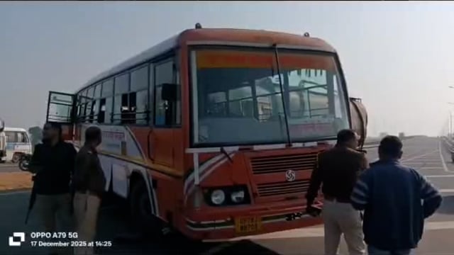 MANT- रोडवेज बस और टैंकर में हुई टक्कर,आधा दर्जन सवारियां हुई घायल,,