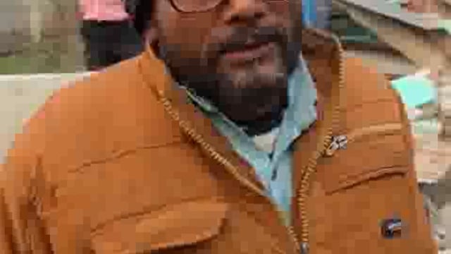 पलिया के दुधवा रोड पर दबंगों ने ध्वस्त कीं पांच दुकानें, कार्रवाई की‌ मांग