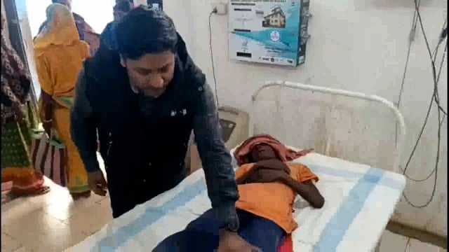 धान लोड करने के दौरान मैजिक गाड़ी से गिरकर 12 वर्षीय बालक गंभीर रूप से जख्मी, भागलपुर रेफर।