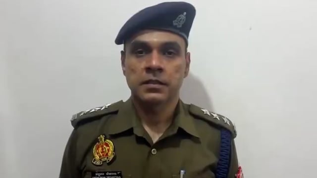 यूपी – 
जिला देवरिया में 7 वर्षीय बच्चे से कुकर्म, मंदिर का 65 वर्षीय पुजारी रमेश चंद्र पुरी गिरफ्तार 

गांव वालों ने दरवाजा तोड़कर बच्चे को बाहर निकाला, तब सारा केस खुला।