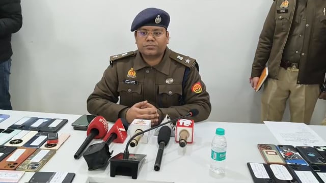 गाजियाबाद की सर्विलांस टीम व सभी थानों द्वारा भिन्न-भिन्न कम्पनियों के कुल 150 मोबाइल (अनुमानित कीमत 35 लाख रूपये) रिकवर कर मोबाइल स्वामियों को लौटाये गये ।