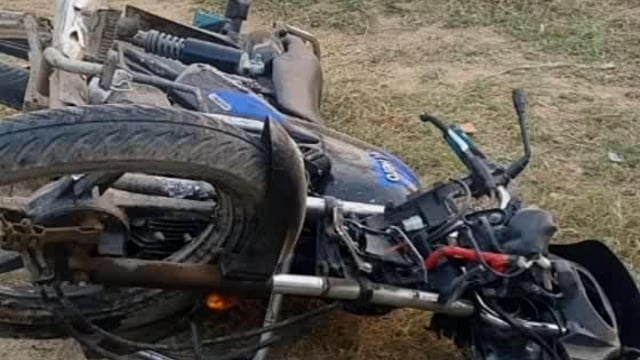 MANT- गढ़ी परसोंती पर, बस की टक्कर से, बाइक सवार की हालत गंभीर,,