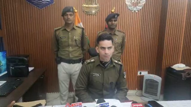 विक्रम थाना अध्यक्ष को शराब माफिया के साथ संलिप्तता के कारण, जांच का आदेश। 