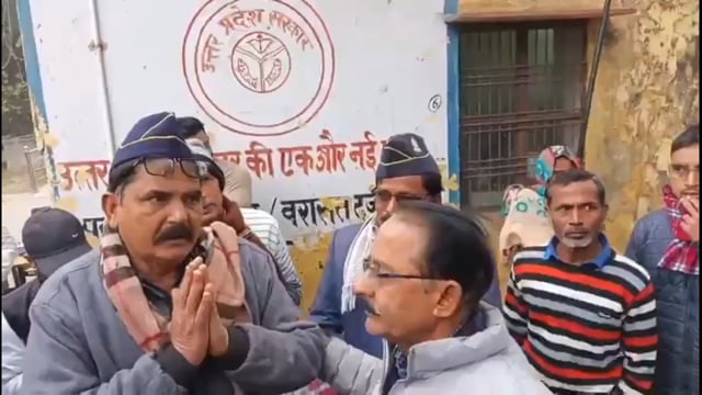 राष्ट्रीय सैनिक संस्था हापुड़ के जिला अध्यक्ष ज्ञानेंद्र त्यागी ने सांसद प्रतिनिधि से बात की