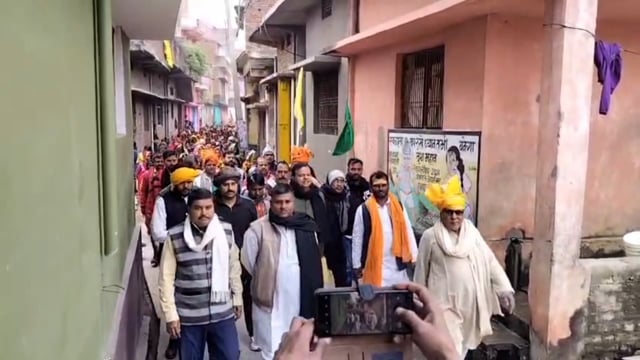 सहतवार कस्बे में अभिषेकात्मक श्री रुद्र महायज्ञ को लेकर वैदिक मंत्रोच्चारण के साथ निकाली गई भव्य कलश यात्रा