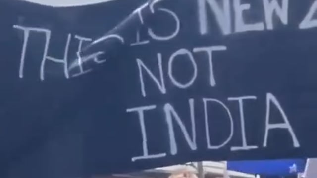 *WATCH न्यूजीलैंड*

*में सिख समुदाय द्वारा आयोजित नगर कीर्तन को एक प्रदर्शनकारी समूह ने बाधित कर दिया। उन्होंने हाका शैली में प्रदर्शन किया, 