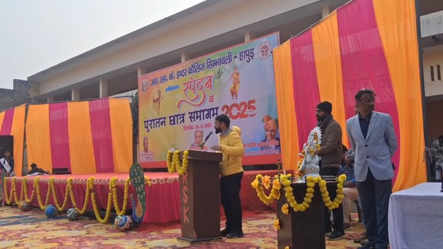 आरएसके इंटर कॉलेज सिंभावली में मिशन शक्ति कार्यक्रम के दौरान जूडो टीम का प्रदर्शन