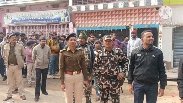 माननीय  न्यायालय  के आदेशानुसार CO की उपस्थिति में जेसीबी मशीन से अतिक्रमित सरकारी भूमि पर से हटाया गया अतिक्रमण 