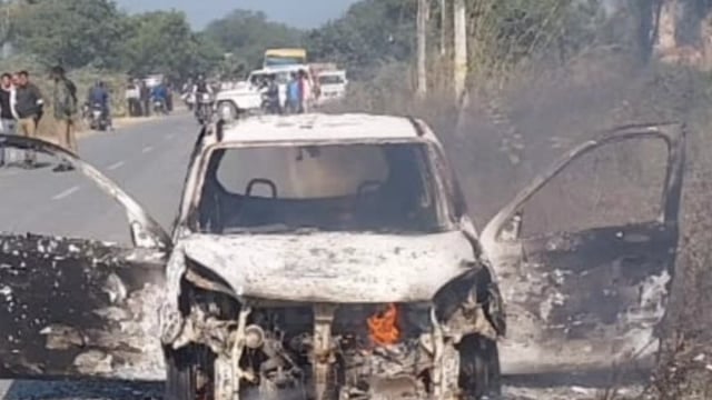 MANT- सुरीर में चलती कार में लगी आग, बड़ा हादसा टला,,