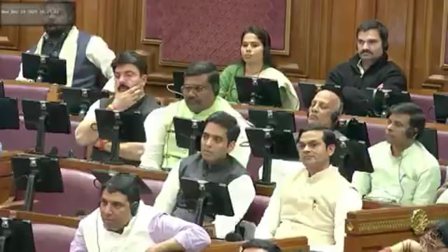 ➡️......कैंडल मार्च निकालते हैं गाजा के मुद्दे को लेकर,
लेकिन पाकिस्तान और बांग्लादेश में हिंदू मारा जाता है, तो आपके मुंह बंद हो जाते हैं,
क्योंकि वहां मरने वाला हिंदू है, दलित है...