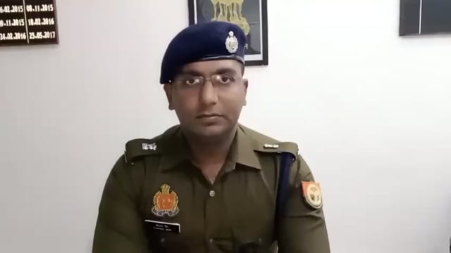 ➡️......Azamgarh: थाना अतरौलिया क्षेत्र अंतर्गत आज एक युवक का शव फांसी के फंदे से लटकता हुआ पाया गया, सूचना प्राप्त होते ही अतरौलिया पुलिस मौके पर पहुँची तथा शव को कब्जे में लेकर पोस्टमार्टम हेतु भेज दिया गया, अग्रिम विधिक कार्यवाही प्रचलित है, के संबंध में अपर पुलिस अधीक्षक ग्रामीण चिराग जैन की बाइट।