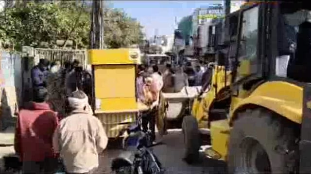 MANT- मथुरा शहर में यातायात व्यवस्था को सुचारू व सार्वजनिक मार्गों को अतिक्रमण मुक्त करने के उद्देश्य से चलाया गया अति,,