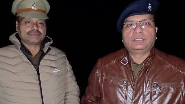 सुरक्षा के पुख्ता इंतज़ाम: मथुरा पुलिस की पैदल गश्त, संदिग्धों की सघन जांच