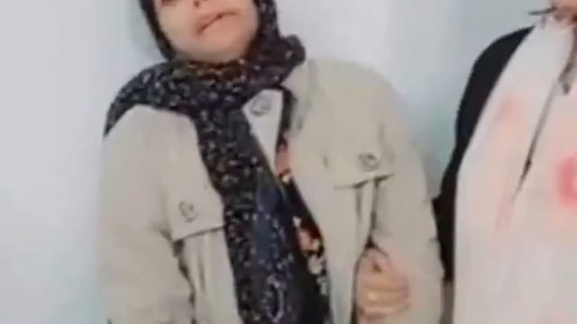 ➡️.......मैडम जी रात दिन पढ़ लिखकर बड़ी मुश्किल से बाल विकास परियोजना अधिकारी बनी थी, 
किसी नाशपीटे कर्मजले रिश्वत देने वाले ने एंटी करप्शन से रंगे हाथों पकड़वा दिया, 
अब मैडम जोर जोर रो रही हैं
मामला बिहार के मोतिहारी जिले का