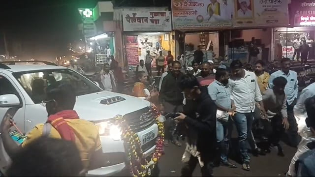 शहराच्या विकासासाठी ज्यांना तुम्ही निवडून दिले त्यांच्या पाठीशी हात धुवून लागा डॉ . प्रणिता भालके