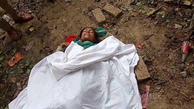 रांची  कोयला रोड के किनारे महिला का शव मिला 