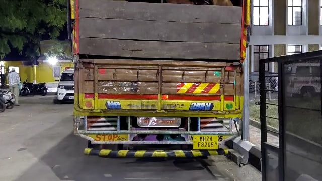 अवैध गोवंशाची वाहतूक करणारा टेम्पो ग्रामीण पोलिसांनी पकडला,एकावर गुन्हा दाखल