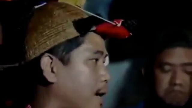 हमने चूड़ी नहीं पहना हुआ है!!

✳️.....अभी तो हमने बांग्लादेश का झंडा जलाया है..!*
१. अगर कोई बंगलादेशी मिल गया तो उसको जिंदा जला देंगे।
२. उन्होंने हमारे हिन्दू भाई को जिंदा जला दिया, उसकी क्या गलती थी?
*अरुणाचल भारत का अभिन्न अंग है, हम हमेशा भारत के लिए जिएंगे और मरेंगे।*                      ▶️अरुणाचली युवक◀️