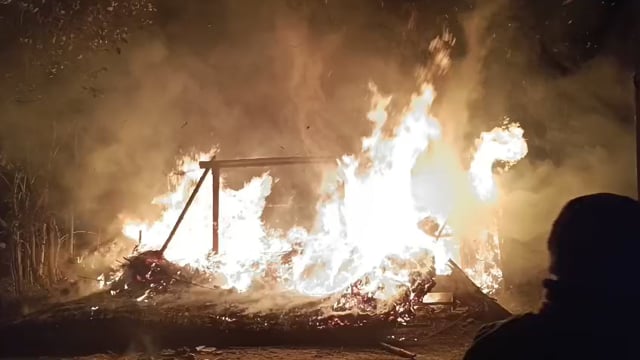 भितहा के रुपही टांड में किशोर राम एवं कमलेश राम के घर में लगी आग