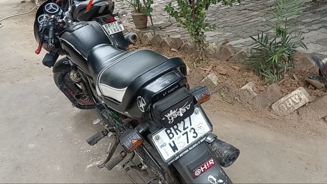 40 लीटर महुआ शराब के साथ बाइक जब्त धंधेबाज फरार