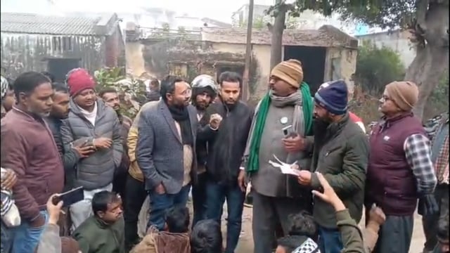 पूरनपुर में विद्युत उपभोक्ताओं का हंगामा, अधिकारियों ने दिया कार्रवाई का आश्वासन