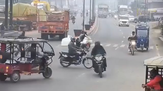 वायरल वीडियो

रामपुर में बोलेरो पर पलटा ट्रक, गाड़ी पिचक गई ड्राइवर का शरीर चपटा हो गया....