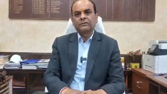 सभी को नववर्ष 2026 की शुभकामना झांसी मंडल रेल प्रबंधक श्री अनिरुद्ध कुमार