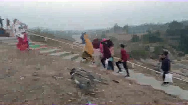 हिंदी नव वर्ष चांदन प्रखंड में झझवा झरना में लोगों ने हर्षोल्लास से पिकनिक मनाया,लोगों ने बाउंड्रीवाल बनाने का किया अपील